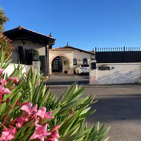 Charme & Confort- Les Cottages Du Bassin D'Arcachon- Petit-Dejeuner Sur Demande - Nuitee, Court Sejour, Semaine グジャン・メストラ エクステリア 写真